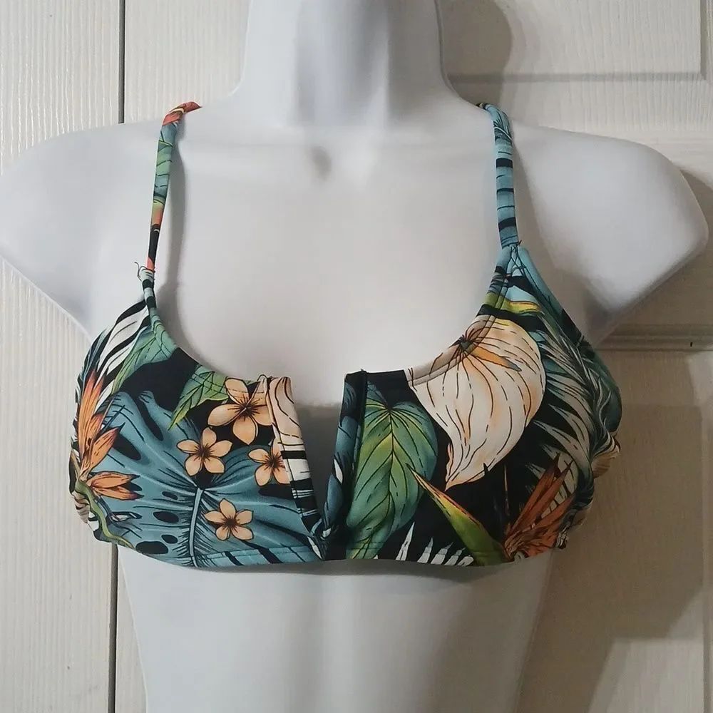 Indigo Rein tropical Hawaiian print bikini top Sz M NWOT